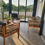 Ferienhaus Robinson House Mimo Neviđane