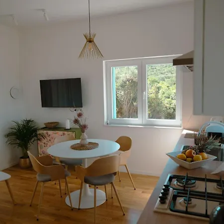 Robinson House Mimo Holiday home *
