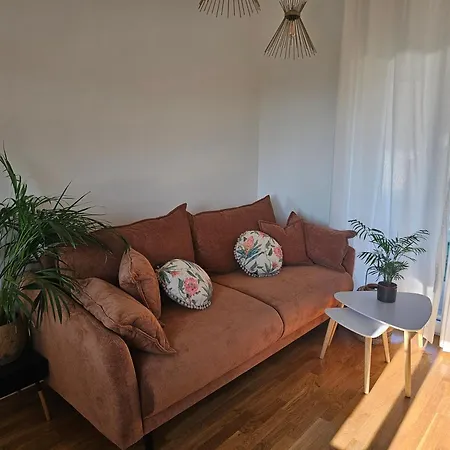 Robinson House Mimo * Nevidane