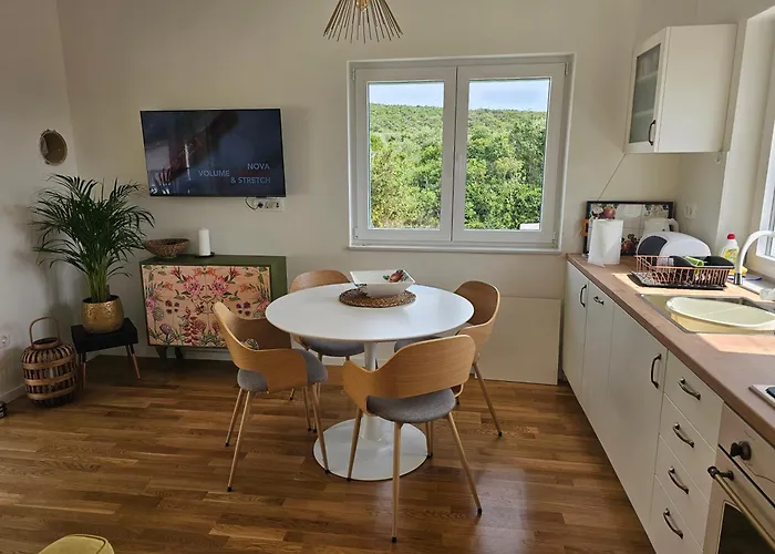 Robinson House Mimo Neviđane