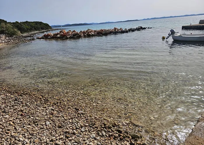 Semesterbostad Robinson House Mimo