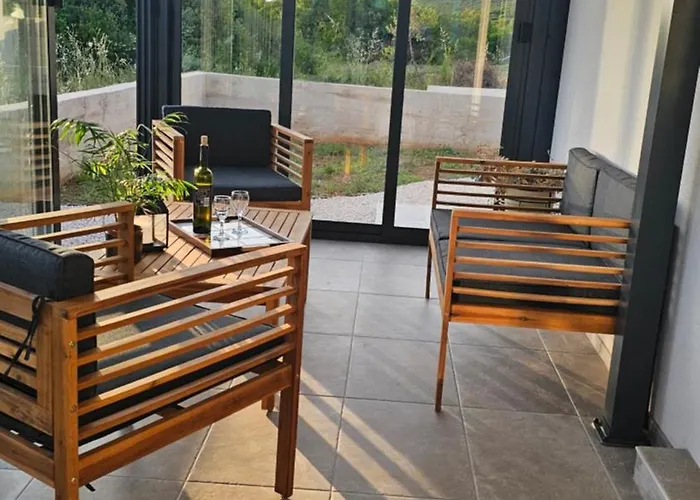 Vakantiehuis Robinson House Mimo Neviđane