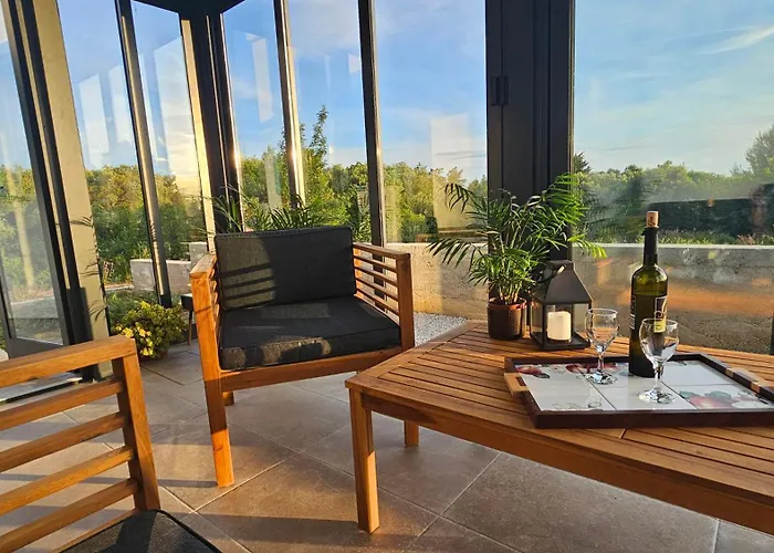 Robinson House Mimo *